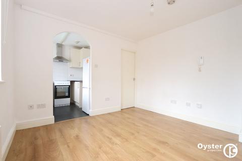 1 bedroom flat to rent, Streamside Close, London, N9