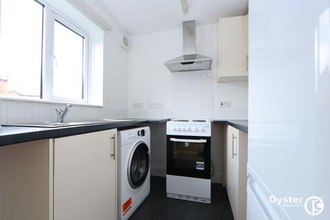 1 bedroom flat to rent, Streamside Close, London, N9