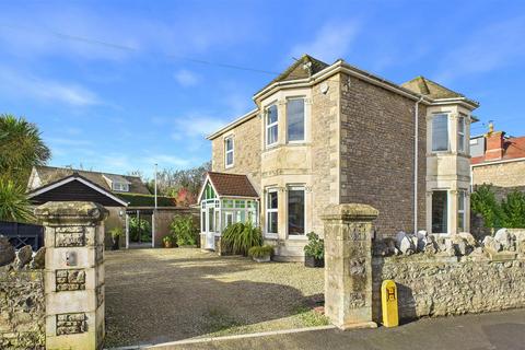undefined, An elegant home on the much admired Cambridge Road.