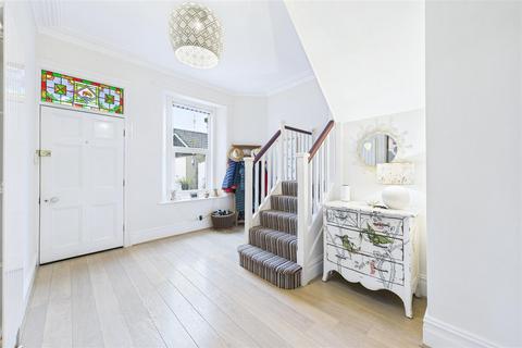 undefined, An elegant home on the much admired Cambridge Road.