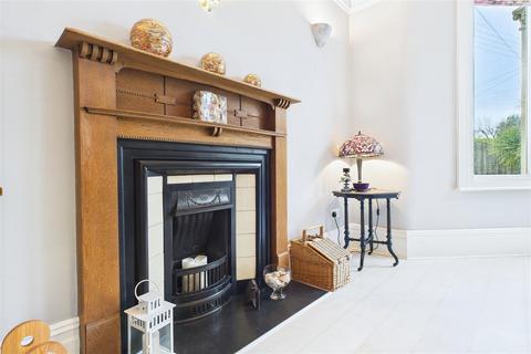 undefined, An elegant home on the much admired Cambridge Road.