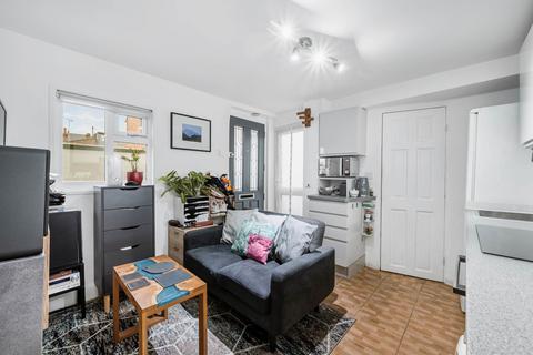 undefined, Market Terrace, Albany Road, Brentford