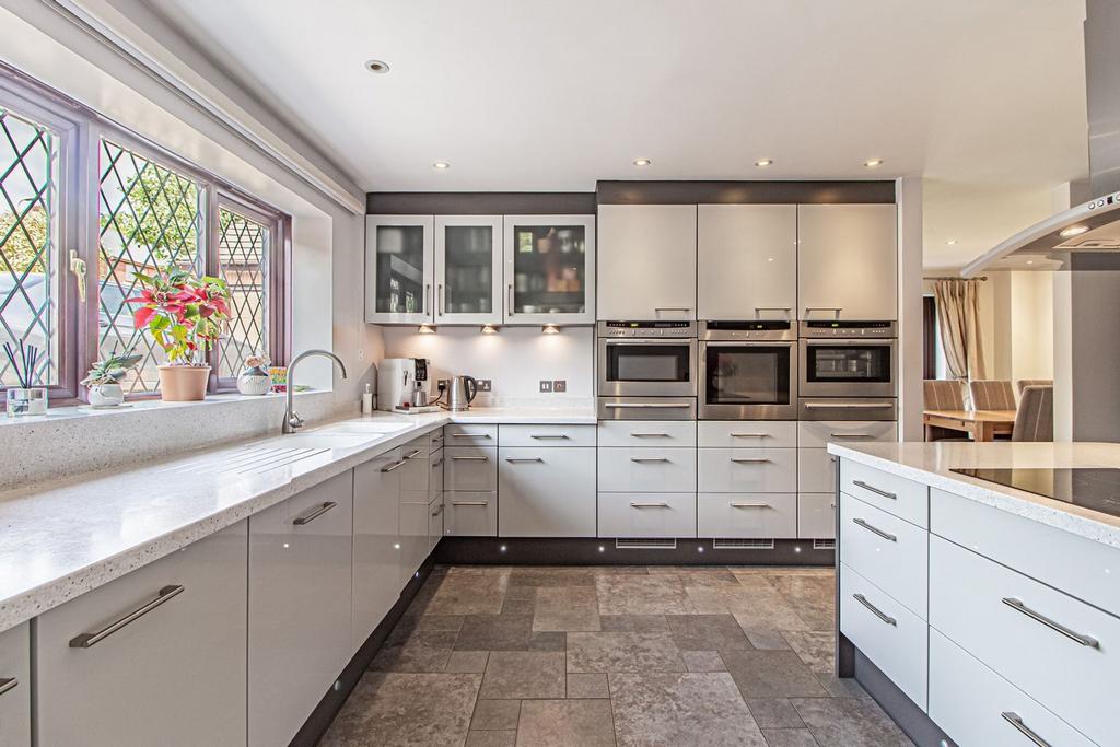 Kitchen/Breakfast Room