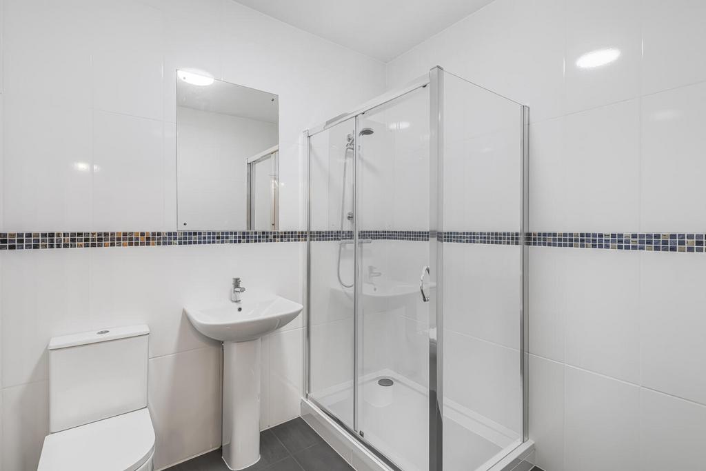 Bedroom 2 En-Suite