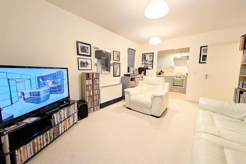 2 bedroom flat for sale, Holyhead Mews, Cippenham