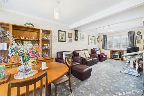 3 bedroom end of terrace house for sale, Dunsham Lane, Aylesbury