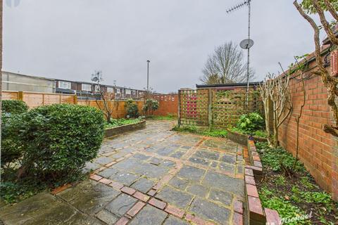 3 bedroom end of terrace house for sale, Dunsham Lane, Aylesbury