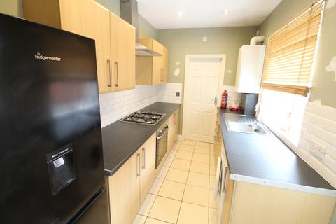 2 bedroom flat to rent, Baker Street, Luton, Bedfordshire, LU1