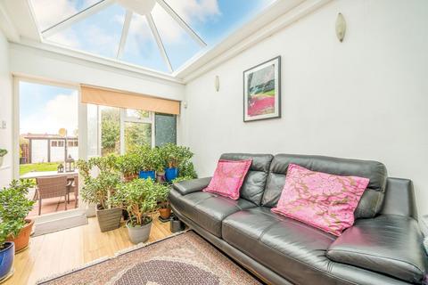 4 bedroom semi-detached house for sale, Southland Way, Hounslow TW3