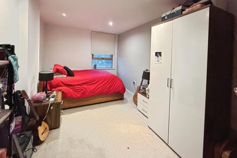undefined, Gateway East, Marsh Lane, Leeds, LS9
