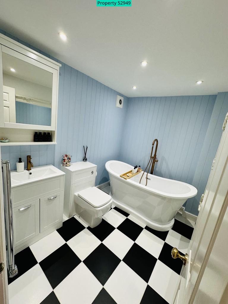 Family bathroom