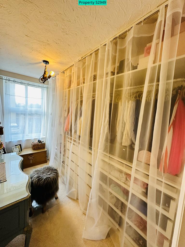 Bedroom/Dressing room