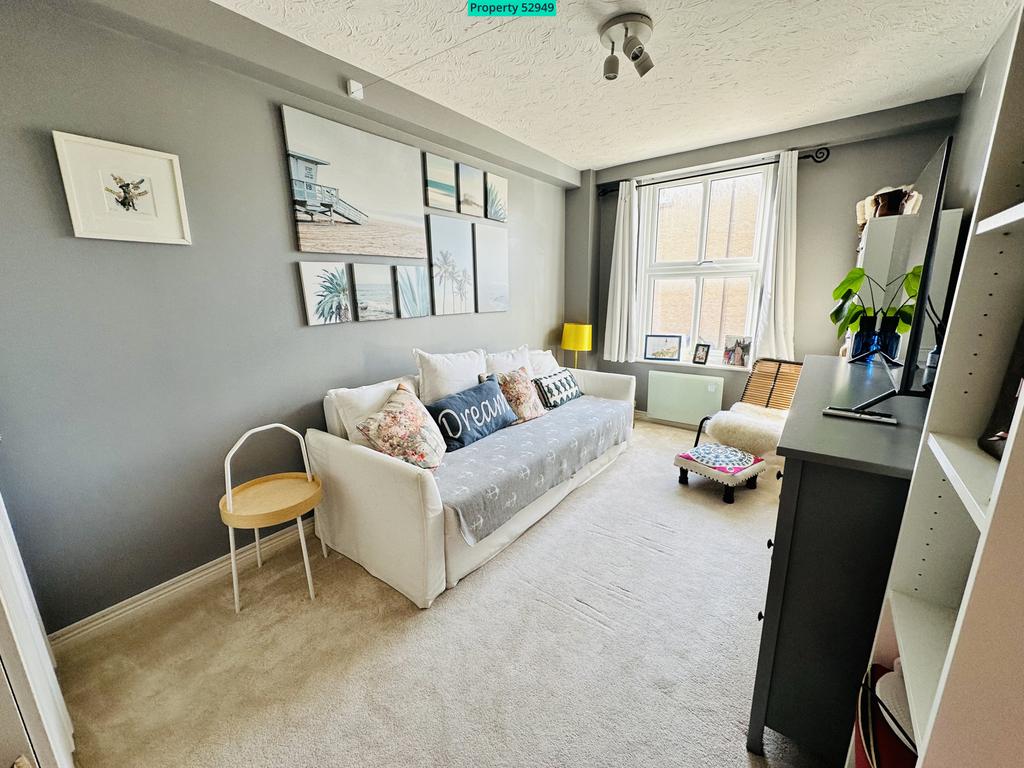 Guest bedroom