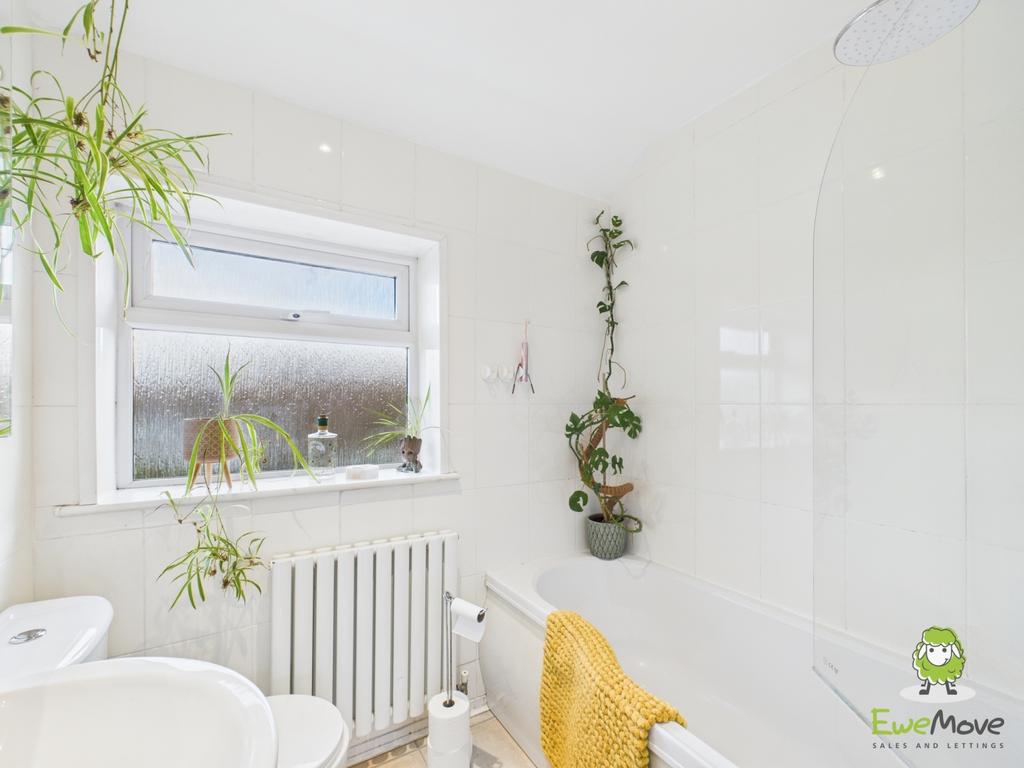 Ewe Move Basingstoke Estate Agents - Scotney Road -