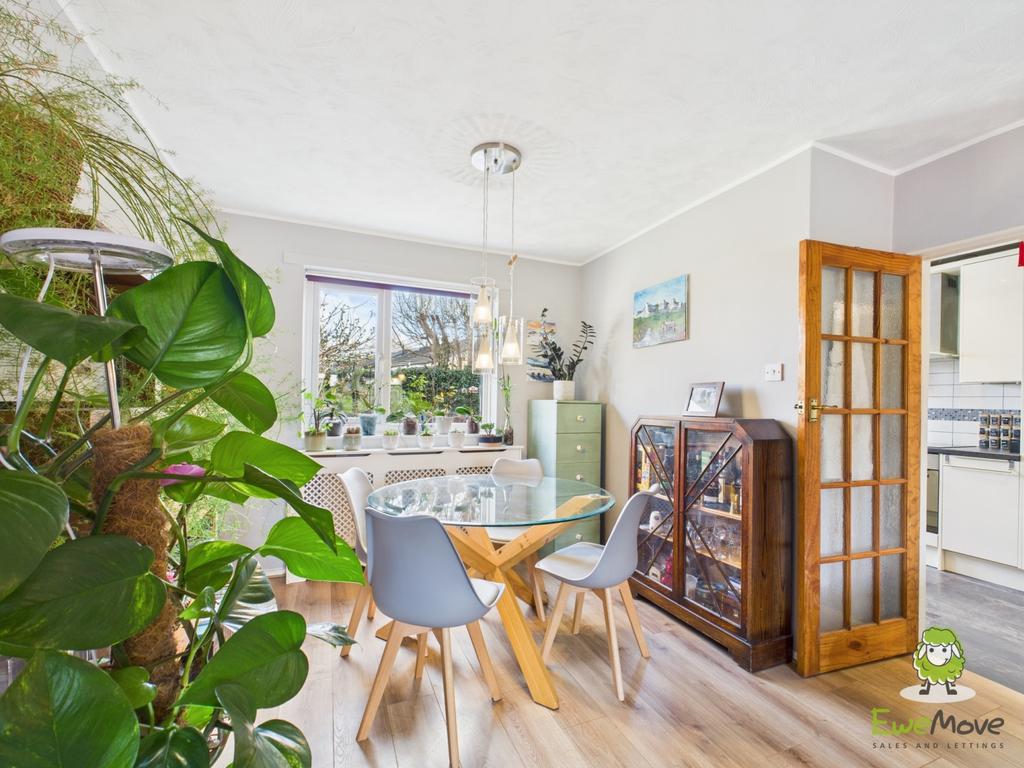 Ewe Move Basingstoke Estate Agents - Scotney Road -