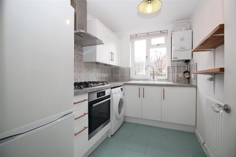 undefined, Roebuck Close, Horsham