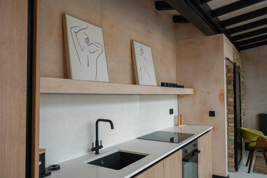 Lounge/kitchen/bedroom