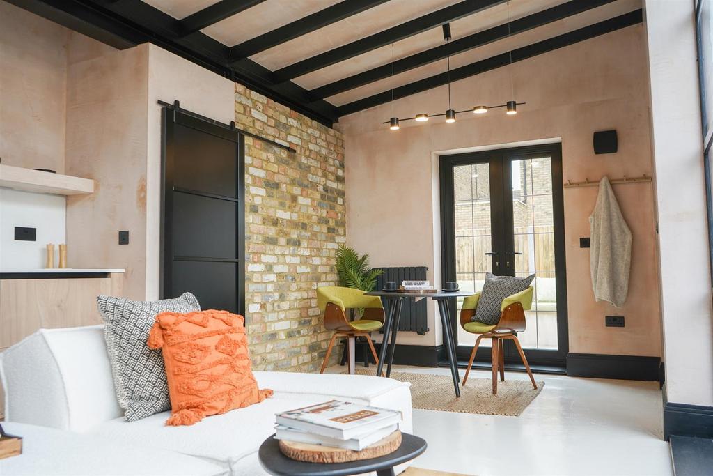Lounge/kitchen/bedroom