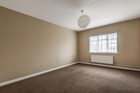 3 bedroom flat to rent, East End Road, East Finchley, London, N2