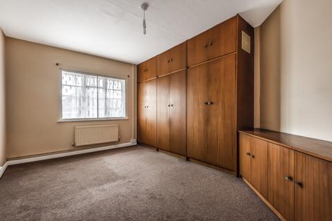 3 bedroom flat to rent, East End Road, East Finchley, London, N2