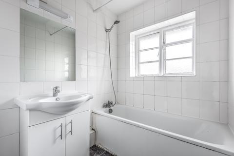 3 bedroom flat to rent, East End Road, East Finchley, London, N2