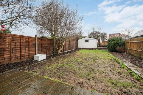 3 bedroom semi-detached house for sale, River Gardens, Carshalton