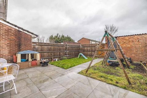 undefined, Dutton Way, Iver SL0