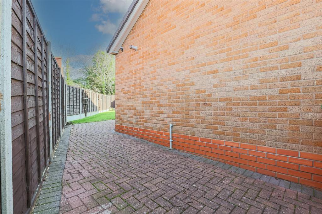 62 Shelsley Way 28.jpg