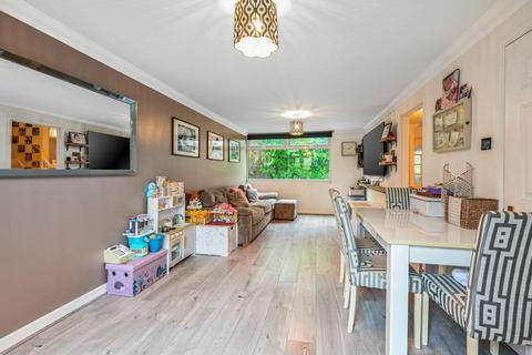 undefined, West Ham, Basingstoke RG22