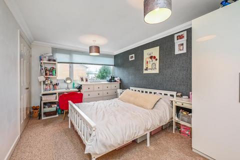 undefined, West Ham, Basingstoke RG22