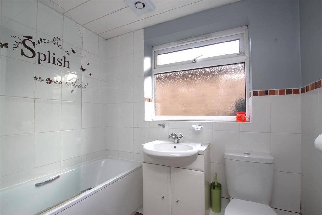 Bathroom.JPG