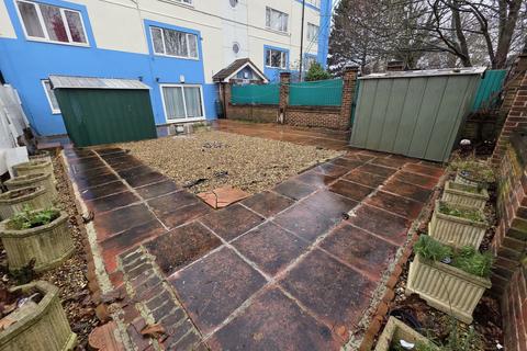 undefined, Harlech Gardens, Hounslow, TW5 9PT