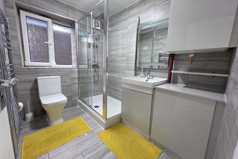 undefined, Harlech Gardens, Hounslow, TW5 9PT