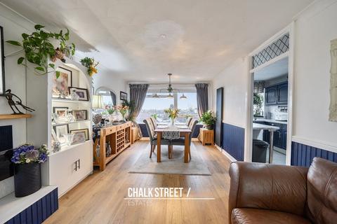 2 bedroom flat for sale, Petands Court, Randall Drive, Hornchurch, RM12