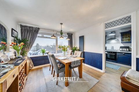 2 bedroom flat for sale, Petands Court, Randall Drive, Hornchurch, RM12