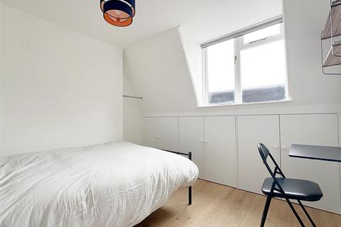 1 bedroom in a house share to rent, 67a North Road, Brighton BN1