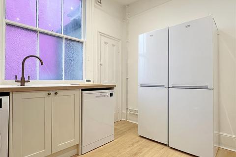 1 bedroom in a house share to rent, 67a North Road, Brighton BN1