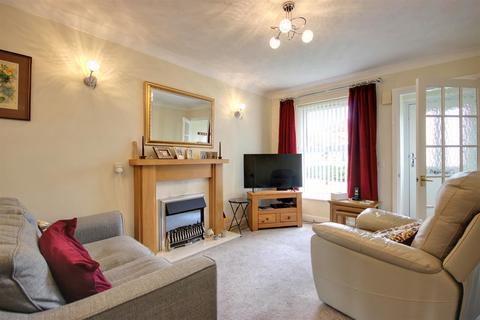 2 bedroom bungalow for sale, Beverley Road, Willerby, Hull