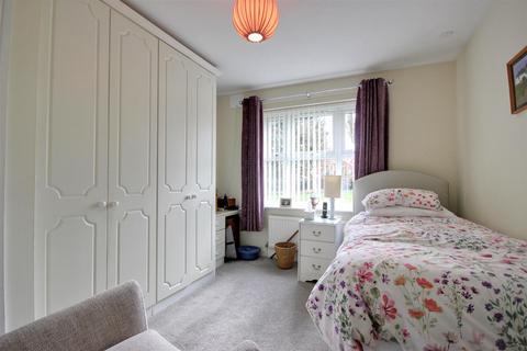 2 bedroom bungalow for sale, Beverley Road, Willerby, Hull