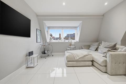 undefined, High Street, The Roof Gardens, CM12