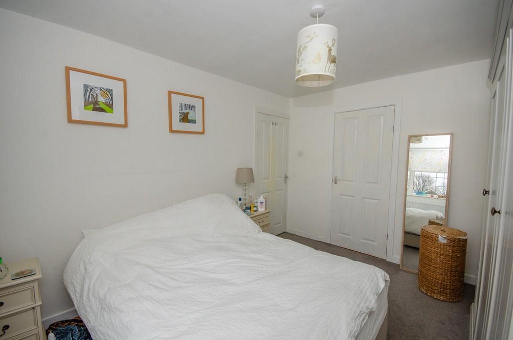 Bedroom one pic 2.jpg
