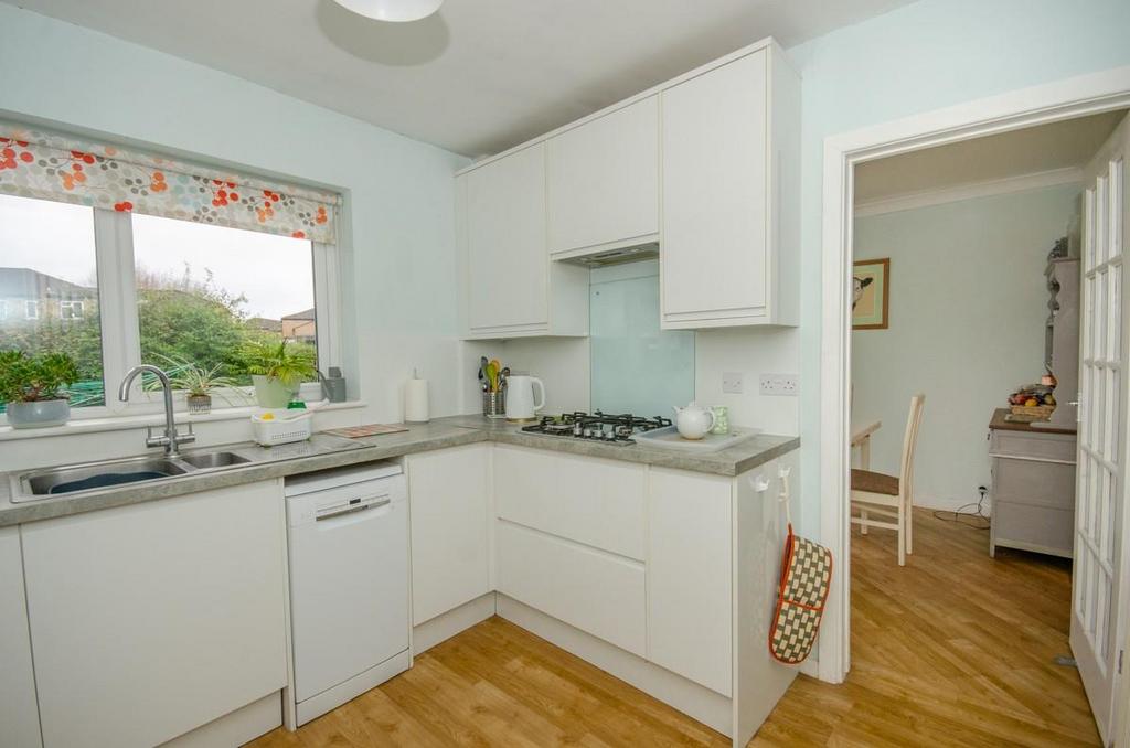Kitchen pic 2.jpg