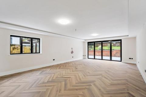 undefined, North Approach, Moor Park HA6