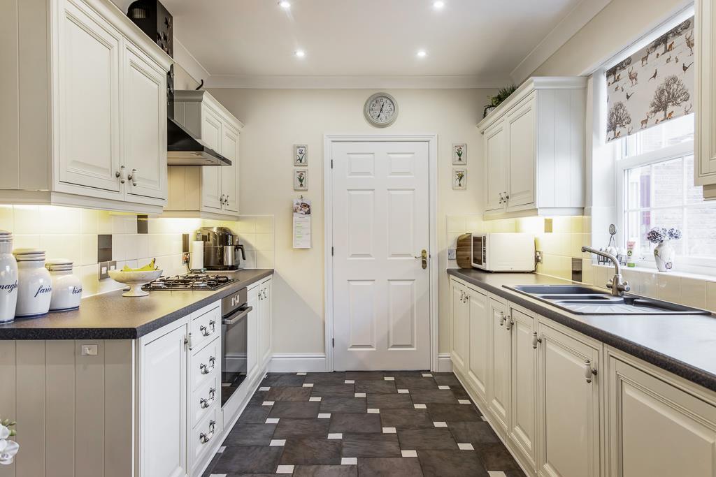 2 The Spinney Close (Kirton)-37.jpg
