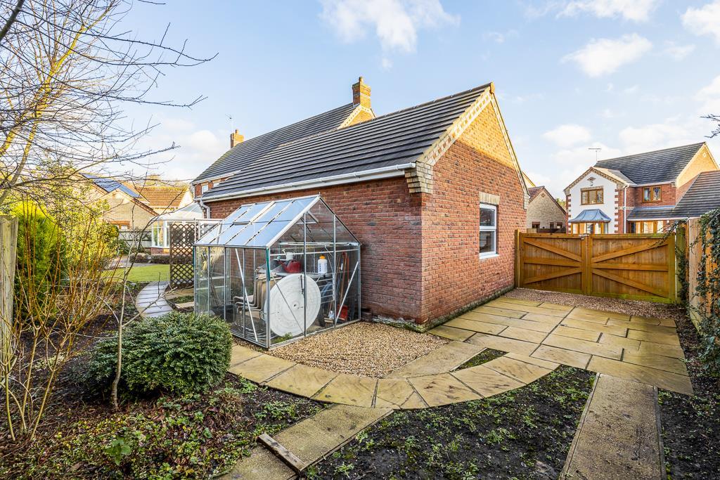 2 The Spinney Close (Kirton)-22.jpg