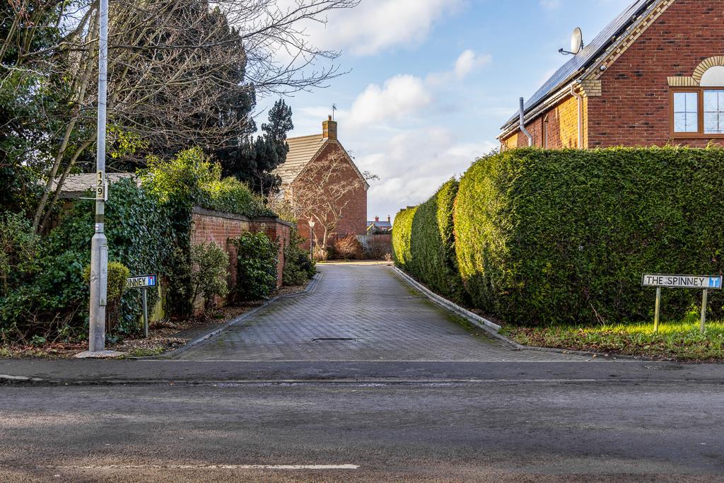 2 The Spinney Close (Kirton)-7.jpg