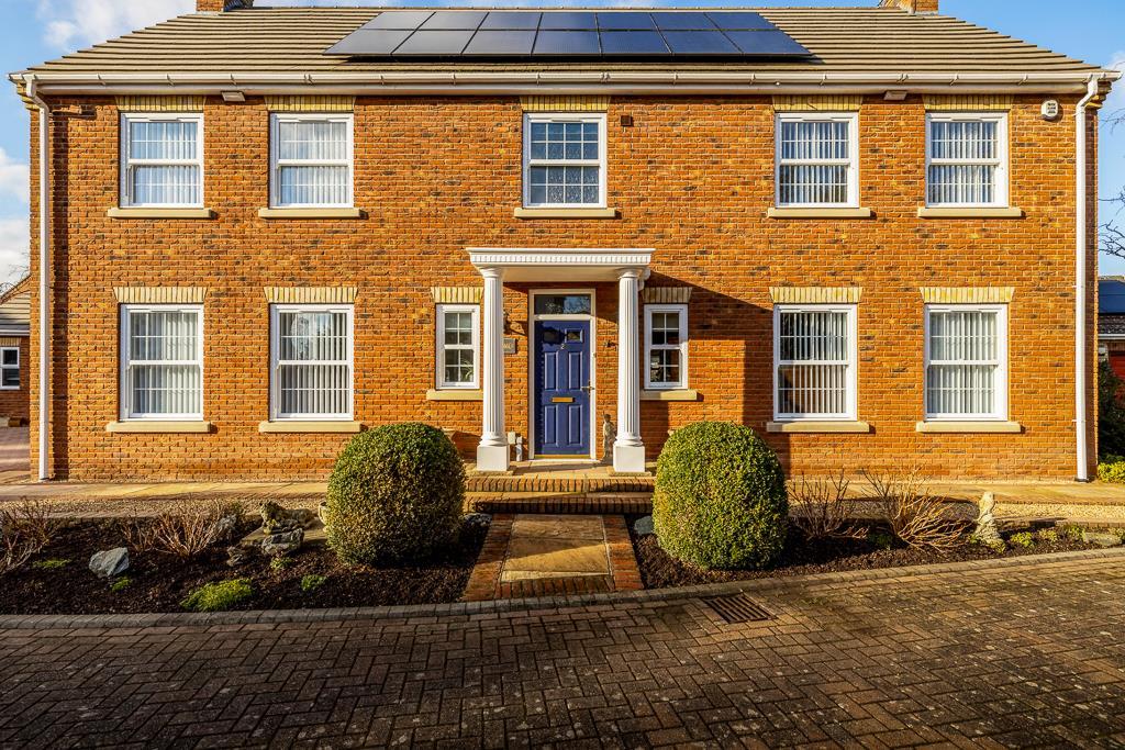 2 The Spinney Close (Kirton)-13.jpg
