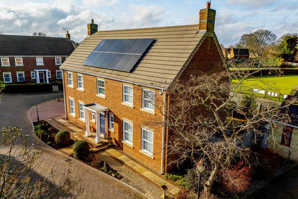 2 The Spinney Close (Kirton)-3.jpg
