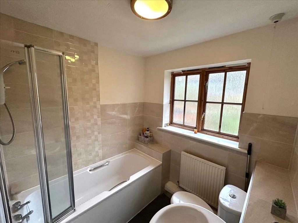 Family bathroom: