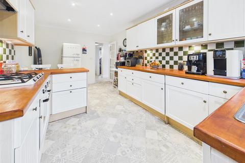 3 bedroom semi-detached house for sale, The Grove, Walton-On-Thames